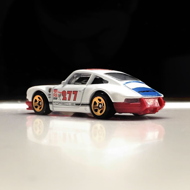 Illustration for article titled Rennsport Reunion : 2 7 7